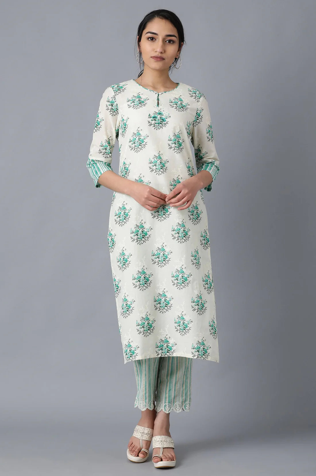 Green and White Printed Straight Kurta in Round Neck
